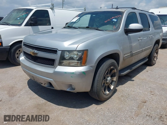 2011 Chevrolet Suburban LT с VIN 1GNSCJE02BR341808, выставлен на аукционе IAAI как лот 42394173 с пробегом 192 172 миль миль и . История ставок и продаж доступна на DreamBid. Изображение 17.
