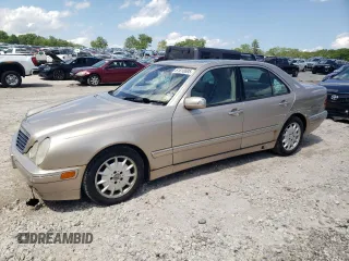 2001 Mercedes-Benz E 320 z VIN WDBJF65J71B372141, wystawiony jako Copart lot #61810695 z przebiegiem 211 131 mil mil oraz Czysty tytuł • Clean title. Historia ofert i sprzedaży dostępna na DreamBid. Obrazek 1.