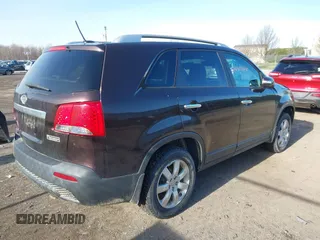 2011 Kia Sorento LX with VIN 5XYKT4A13BG004247, listed as a IAAI auction lot 41953128 with 162,595 mi miles. Bid and sale history available at carsss.com. Image 4.
