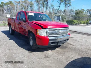 2007 Chevrolet Silverado 1500 LT w/1LT with VIN 2GCEC19C671599730, listed as a IAAI auction lot 41640569 with 192,835 mi miles. Bid and sale history available at carsss.com. Image 1.