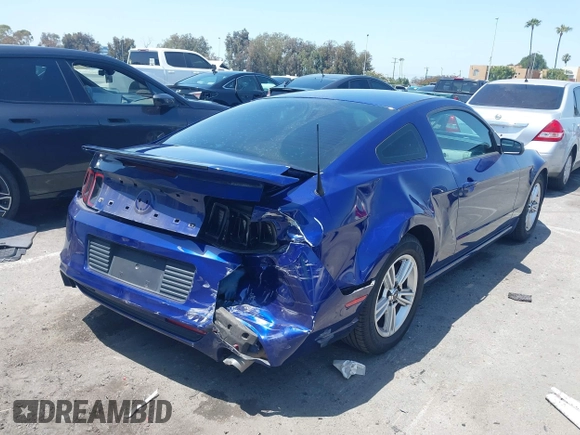 2014 Ford Mustang V6 с VIN 1ZVBP8AM2E5275266, выставлен на аукционе IAAI как лот 42520260 с пробегом 117 589 миль миль и . История ставок и продаж доступна на DreamBid. Изображение 4.