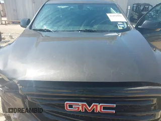2019 GMC Acadia SLT with VIN 1GKKNMLSXKZ154992, listed as a IAAI auction lot 42452959 with 56,785 mi miles and . Bid and sale history available at DreamBid. Image 10.