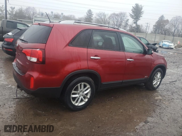 2014 Kia Sorento LX with VIN 5XYKTDA72EG462113, listed as a Copart auction lot 45081345 with 151,350 mi miles and Clean Title. Bid and sale history available at carsss.com. Image 3.