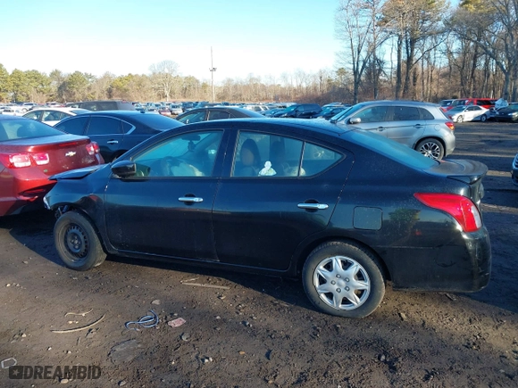 2019 Nissan Versa Sedan SV with VIN 3N1CN7AP7KL820572, listed as a IAAI auction lot 41643968 with 130,986 mi miles. Bid and sale history available at carsss.com. Image 14.