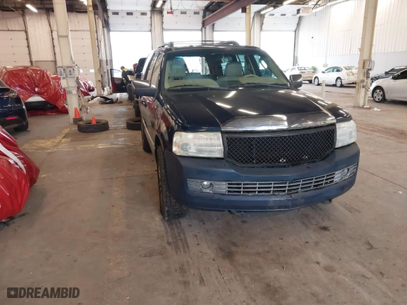 2007 Lincoln Navigator with VIN 5LMFU28597LJ00335, listed as a IAAI auction lot 41291436 with 131,938 mi miles. Bid and sale history available at carsss.com. Image 1.