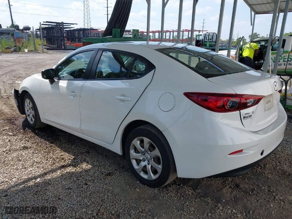 2014 Mazda Mazda3 i Sport with VIN JM1BM1U75E1175758, listed as a IAAI auction lot 40202671 with 172,759 mi miles. Bid and sale history available at carsss.com. Image 3.