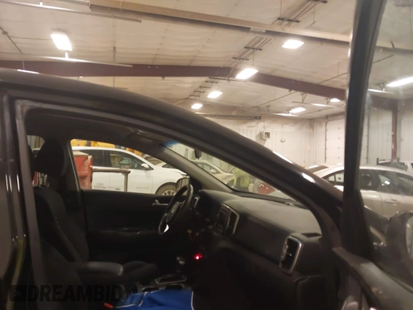 2018 Kia Sportage LX with VIN KNDPM3AC6J7417371, listed as a IAAI auction lot 41879390 with 112,944 mi miles and . Bid and sale history available at carsss.com. Image 5.