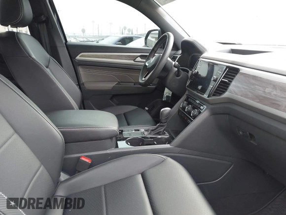 2023 Volkswagen Atlas SE с VIN 1V2JC2CA0PC204154, выставлен на аукционе IAAI как лот 41657187 с пробегом 22 624 миль миль и . История ставок и продаж доступна на DreamBid. Изображение 5.
