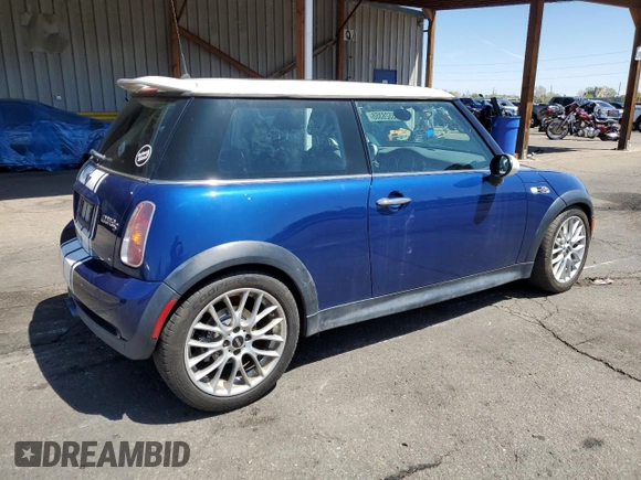 2004 MINI Hardtop S z VIN WMWRE33414TD80513, wystawiony jako Copart lot #55528355 z przebiegiem 142 455 mil mil oraz Szkoda całkowita • Salvage title. Historia ofert i sprzedaży dostępna na DreamBid. Obrazek 3.