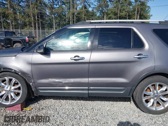 2011 Ford Explorer XLT z VIN 1FMHK8D82BGA26505, wystawiony jako IAAI lot #42138430 z przebiegiem 171 380 mil mil oraz . Historia ofert i sprzedaży dostępna na DreamBid. Obrazek 14.