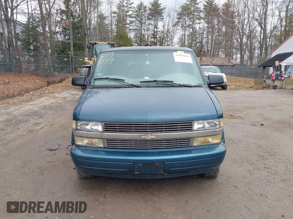 2003 Chevrolet Astro with VIN 1GNEL19X13B132266, listed as a IAAI auction lot 41995439 with 60,127 mi miles. Bid and sale history available at carsss.com. Image 13.