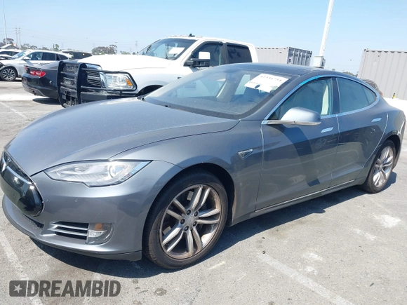 2014 Tesla Model S 60 z VIN 5YJSA1S16EFP40968, wystawiony jako IAAI lot #42331754 z przebiegiem 159 717 mil mil oraz . Historia ofert i sprzedaży dostępna na DreamBid. Obrazek 19.