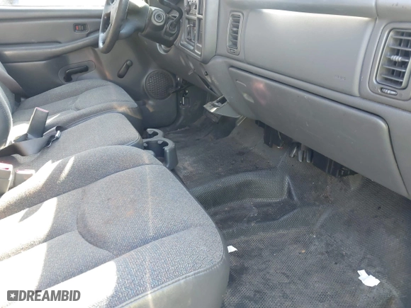 2003 Chevrolet Silverado 1500 Work Truck with VIN 2GCEC19X431198092, listed as a IAAI auction lot 41484994 with 89,757 mi miles. Bid and sale history available at carsss.com. Image 5.