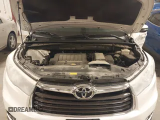 2015 Toyota Highlander XLE z VIN 5TDJKRFH9FS115122, wystawiony jako IAAI lot #41925336 z przebiegiem 159 518 mil mil oraz . Historia ofert i sprzedaży dostępna na DreamBid. Obrazek 10.