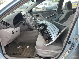 2008 Toyota Camry LE z VIN 4T4BE46KX8R038125, wystawiony jako Copart lot #56580565 z przebiegiem 203 677 mil mil oraz Szkoda całkowita • Salvage title. Historia ofert i sprzedaży dostępna na DreamBid. Obrazek 7.