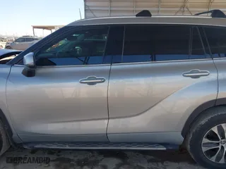 2022 Toyota Highlander XLE with VIN 5TDGZRBH1NS568368, listed as a IAAI auction lot 41666106 with 80,709 mi miles. Bid and sale history available at carsss.com. Image 14.