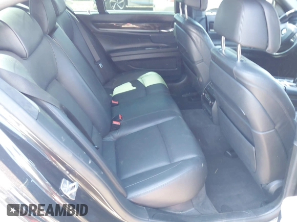 2015 BMW 7 Series 750i с VIN WBAYA8C59FD825698, выставлен на аукционе IAAI как лот 42009098 с пробегом 71 639 миль миль и . История ставок и продаж доступна на DreamBid. Изображение 8.