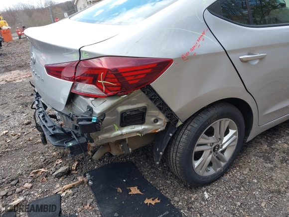 2019 Hyundai Elantra Preferred with VIN KMHD84LF5KU786841, listed as a IAAI auction lot 41988656 with 41,580 mi miles. Bid and sale history available at carsss.com. Image 18.