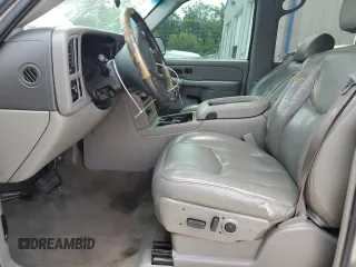 2005 Chevrolet Avalanche LT with VIN 3GNEC12Z05G182310, listed as a Copart auction lot 57424735 with 284,130 mi miles and Salvage title. Bid and sale history available at DreamBid. Image 7.
