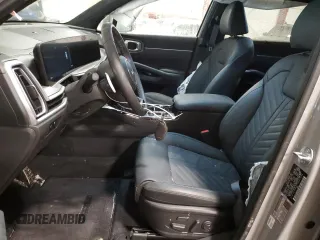 2025 Kia Sorento X-Line SX Prestige z VIN 5XYRKDJF7SG317606, wystawiony jako Copart lot #42024195 z przebiegiem 2566 mil mil oraz Szkoda całkowita • Salvage title. Historia ofert i sprzedaży dostępna na DreamBid. Obrazek 7.