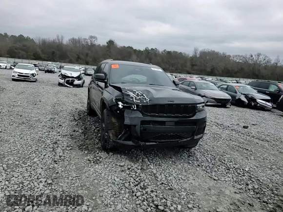 2023 Jeep Grand Cherokee Laredo z VIN 1C4RJJAG4P8814041, wystawiony jako Copart lot #42776095 z przebiegiem 71 111 mil mil oraz Szkoda całkowita • Salvage title. Historia ofert i sprzedaży dostępna na DreamBid. Obrazek 14.