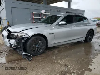 2015 BMW 5 Series 535i z VIN WBA5B1C51FD922384, wystawiony jako Copart lot #59575495 z przebiegiem 56 546 mil mil oraz Szkoda całkowita • Salvage title. Historia ofert i sprzedaży dostępna na DreamBid. Obrazek 1.