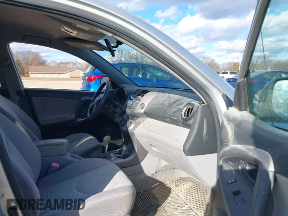 2008 Toyota RAV4 with VIN JTMBD33V485195086, listed as a IAAI auction lot 41668051 with 200,403 mi miles. Bid and sale history available at carsss.com. Image 5.