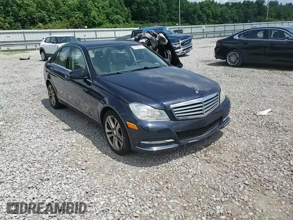 2012 Mercedes-Benz C 300 Sport z VIN WDDGF8BB8CA731905, wystawiony jako Copart lot #61692695 z przebiegiem 98 773 mil mil oraz Szkoda całkowita • Salvage title. Historia ofert i sprzedaży dostępna na DreamBid. Obrazek 13.