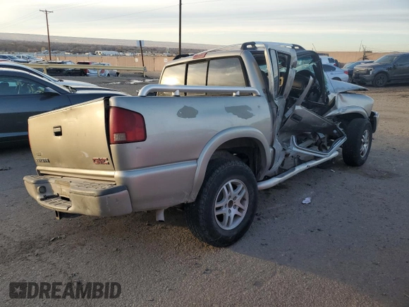 2003 GMC Sonoma SLS with VIN 1GTDT13X73K124122, listed as a Copart auction lot 77460223 with 205,208 mi miles and Non Repairable. Bid and sale history available at DreamBid. Image 3.