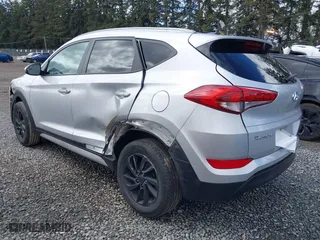 2017 Hyundai Tucson SE Plus with VIN KM8J33A40HU449337, listed as a IAAI auction lot 42010707 with 55,383 mi miles. Bid and sale history available at carsss.com. Image 3.