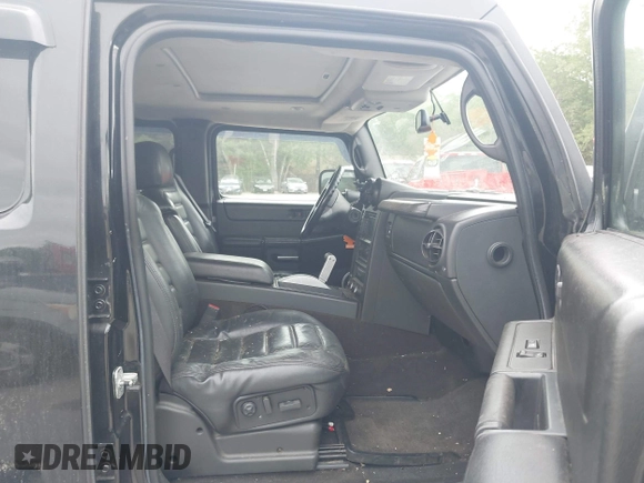 2006 Hummer H2 z VIN 5GRGN23U26H119476, wystawiony jako IAAI lot #42389980 z przebiegiem 223 949 mil mil oraz . Historia ofert i sprzedaży dostępna na DreamBid. Obrazek 5.