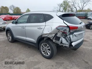 2016 Hyundai Tucson SE z VIN KM8J33A44GU187515, wystawiony jako IAAI lot #42015707 z przebiegiem 89 948 mil mil oraz . Historia ofert i sprzedaży dostępna na DreamBid. Obrazek 3.