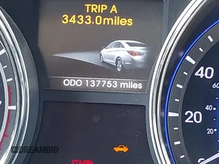 2014 Hyundai Sonata SE with VIN 5NPEC4AC7EH922630, listed as a IAAI auction lot 42070649 with 137,753 mi miles and . Bid and sale history available at DreamBid. Image 16.
