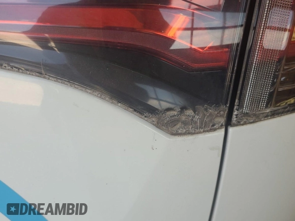 2018 Toyota RAV4 LE with VIN JTMBFREV0JJ183685, listed as a IAAI auction lot 42774230 with 81,554 mi miles and . Bid and sale history available at DreamBid. Image 33.