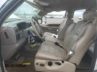 2002 Ford F-250 XL z VIN 1FTNX21F72EA92441, wystawiony jako Copart lot #46567825 z przebiegiem 132 588 mil mil oraz Szkoda całkowita • Salvage title. Historia ofert i sprzedaży dostępna na DreamBid. Obrazek 7.