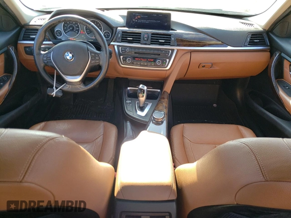 2015 BMW 3 Series 328i xDrive z VIN WBA3B5C55FF962857, wystawiony jako Copart lot #52691015 z przebiegiem 129 523 mil mil oraz Nie do naprawy • Non repairable. Historia ofert i sprzedaży dostępna na DreamBid. Obrazek 8.