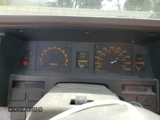 1986 Nissan Hardbody E z VIN JN6ND11SXGW022401, wystawiony jako Copart lot #51545335 z przebiegiem 187 680 mil mil oraz Czysty tytuł • Clean title. Historia ofert i sprzedaży dostępna na DreamBid. Obrazek 9.