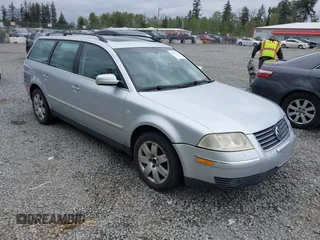 2003 Volkswagen Passat GLX z VIN WVWYH63B73E070842, wystawiony jako IAAI lot #42272467 z przebiegiem 147 851 mil mil oraz . Historia ofert i sprzedaży dostępna na DreamBid. Obrazek 1.