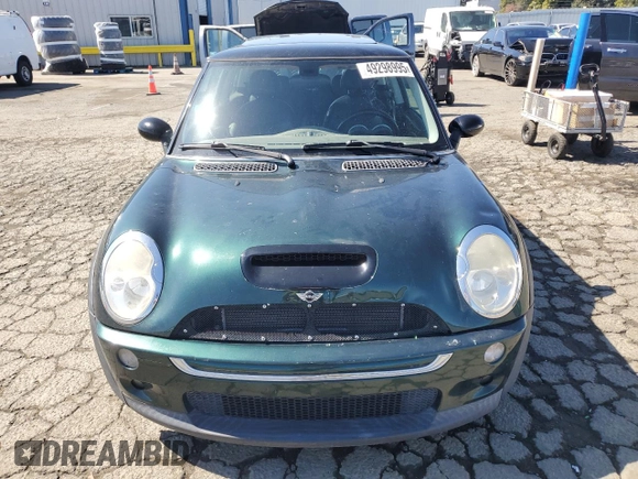 2003 MINI Hardtop S with VIN WMWRE33473TD67280, listed as a Copart auction lot 49298995 with Not Provided miles and Salvage Title. Bid and sale history available at DreamBid. Image 5.