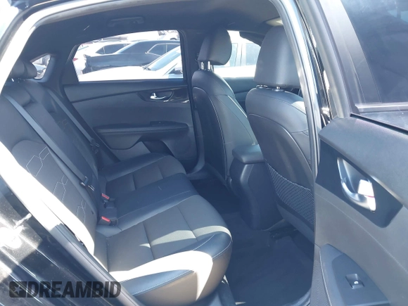 2023 Kia Forte GT-Line z VIN 3KPF54AD2PE610570, wystawiony jako IAAI lot #41744796 z przebiegiem 32 700 mil mil oraz . Historia ofert i sprzedaży dostępna na DreamBid. Obrazek 8.