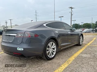 2017 Tesla Model S 60 с VIN 5YJSA1E14HF195384, выставлен на аукционе Copart как лот 57817915 с пробегом 52 075 миль миль и Чистый • Clean title. История ставок и продаж доступна на DreamBid. Изображение 4.