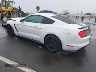 2017 Ford Mustang Shelby GT350 z VIN 1FA6P8JZ8H5521439, wystawiony jako IAAI lot #41689728 z przebiegiem 54 852 mil mil oraz . Historia ofert i sprzedaży dostępna na DreamBid. Obrazek 3.
