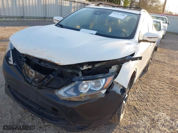 2017 Nissan Rogue Sport S with VIN JN1BJ1CP9HW014608, listed as a IAAI auction lot 41747998 with 107,779 mi miles. Bid and sale history available at carsss.com. Image 6.
