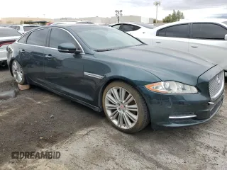 2015 Jaguar XJ with VIN SAJWA2GZ0F8V86007, listed as a Copart auction lot 82233514 with Not Provided miles and Clean Title. Bid and sale history available at carsss.com. Image 4.