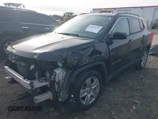 2022 Jeep Compass Latitude with VIN 3C4NJCBB3NT225221, listed as a IAAI auction lot 41092539 with 54,086 mi miles and . Bid and sale history available at carsss.com. Image 18.