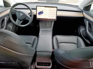 2023 Tesla Model 3 z VIN 5YJ3E1EA3PF488040, wystawiony jako Copart lot #52628165 z przebiegiem 22 326 mil mil oraz Czysty tytuł • Clean title. Historia ofert i sprzedaży dostępna na DreamBid. Obrazek 8.