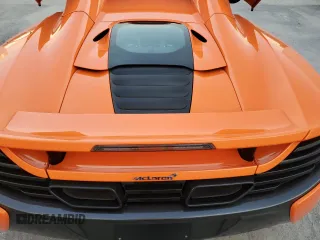 2016 McLaren 650S z VIN SBM11FAA8GW005859, wystawiony jako Copart lot #83104094 z przebiegiem Nie podano mil oraz Nie do naprawy. Historia ofert i sprzedaży dostępna na DreamBid. Obrazek 11.