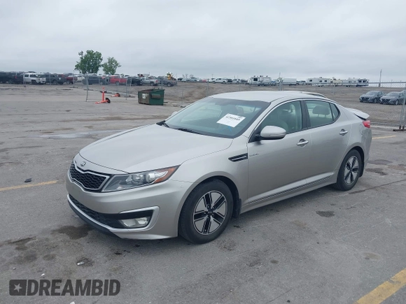 2013 Kia Optima EX z VIN KNAGM4AD1D5058829, wystawiony jako IAAI lot #42301045 z przebiegiem 90 175 mil mil oraz . Historia ofert i sprzedaży dostępna na DreamBid. Obrazek 2.