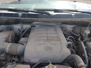 2010 Toyota Tundra SR with VIN 5TFTY5F19AX006696, listed as a IAAI auction lot 42379570 with 332,246 mi miles and . Bid and sale history available at DreamBid. Image 10.