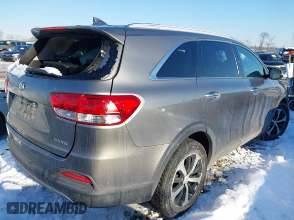 2018 Kia Sorento EX with VIN 5XYPHDA55JG420454, listed as a IAAI auction lot 41456515 with 96,108 mi miles and . Bid and sale history available at carsss.com. Image 4.